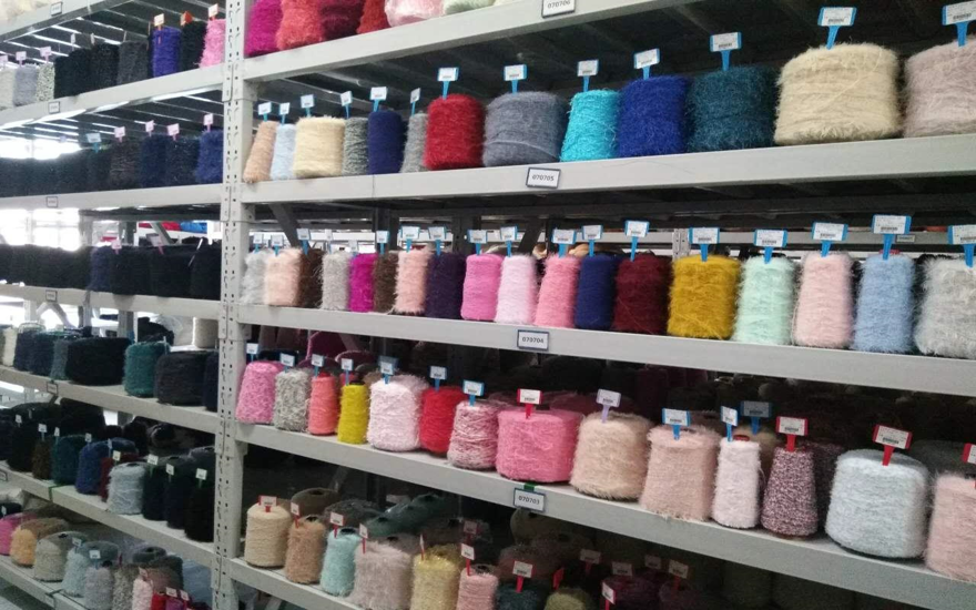 Have all kinds of yarns and machines